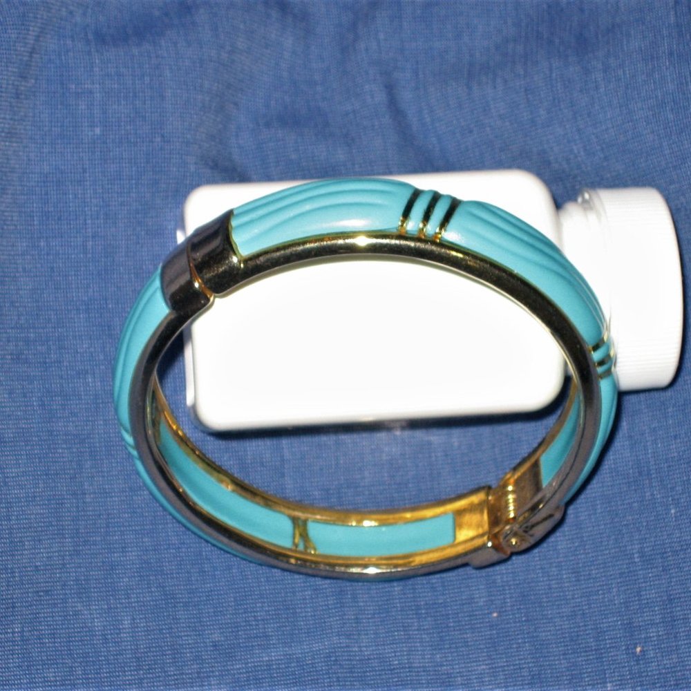 Turquoise Clasp Bangle Bracelet - image 1